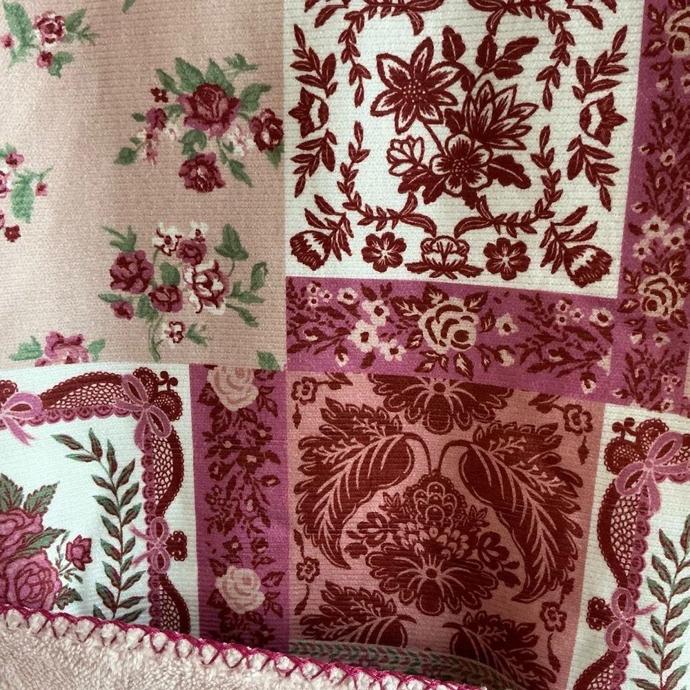 ENVOGUE Reversible Corduroy Valentine Throw with Floral Patchwork Design